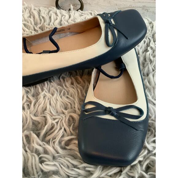 Empress Navy and White Bow Leather Ballet Flats - Size 7.5 - Picture 4 of 4
